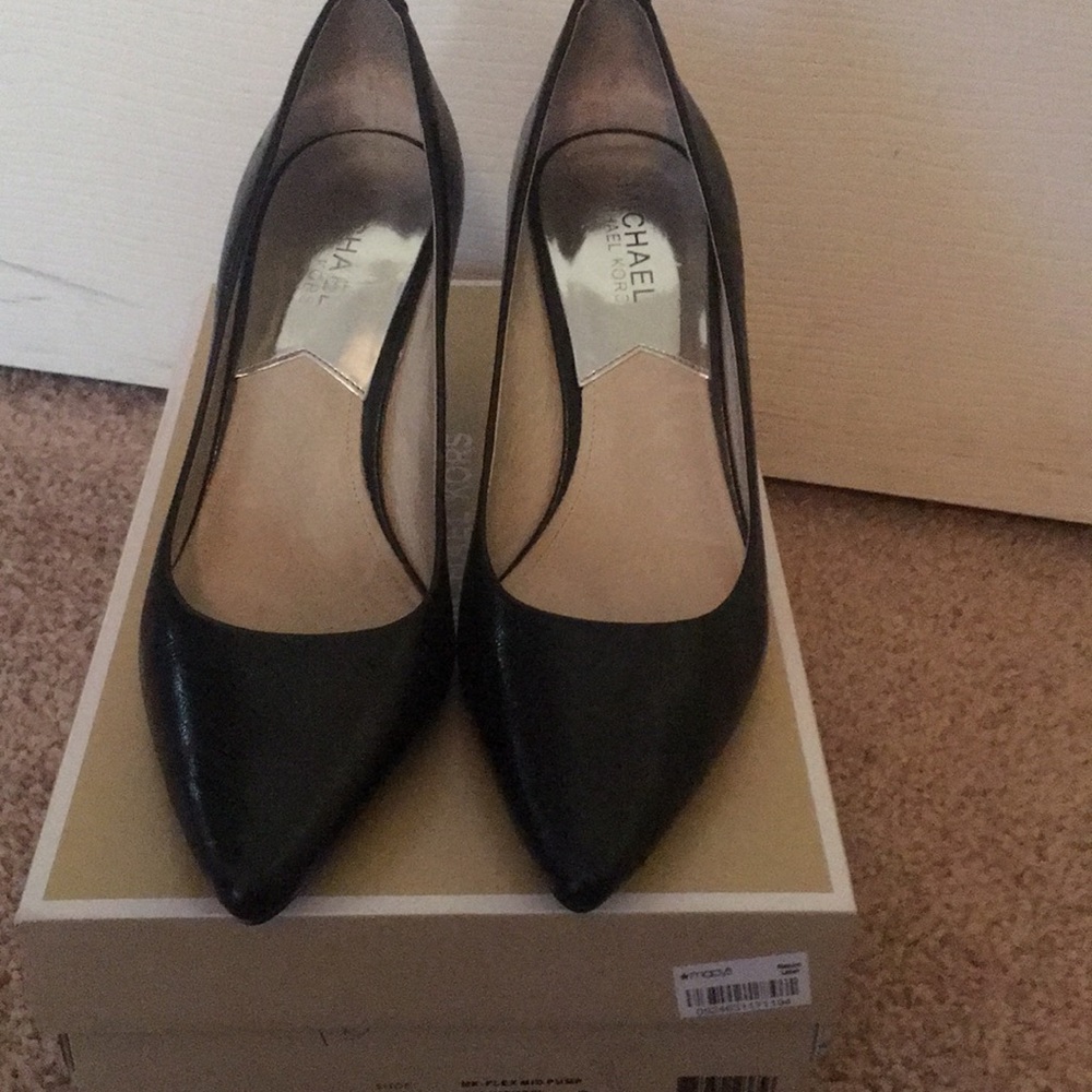 Michael Kors Flex Mid Pump sz 7